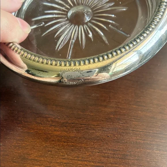 EUC! Vintage! Elegant Silver-plate and Cut Glass Coaster Set. - Picture 4 of 11